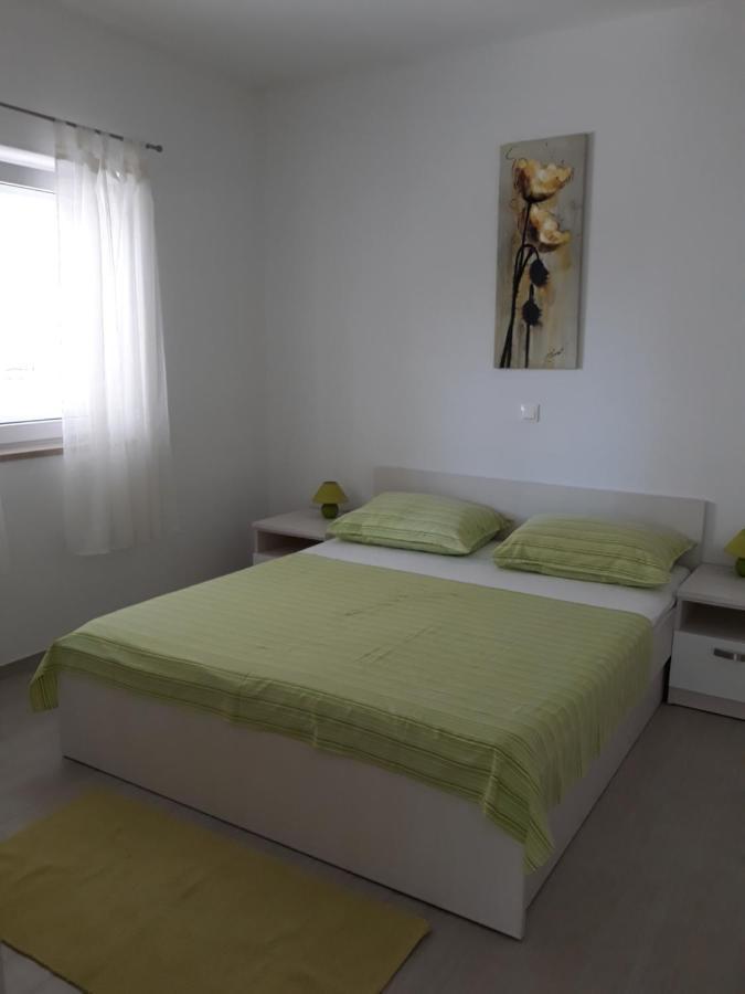 Apartment With Free And Private Parking Makarska Exterior photo