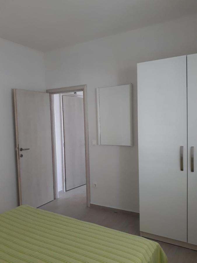 Apartment With Free And Private Parking Makarska Exterior photo