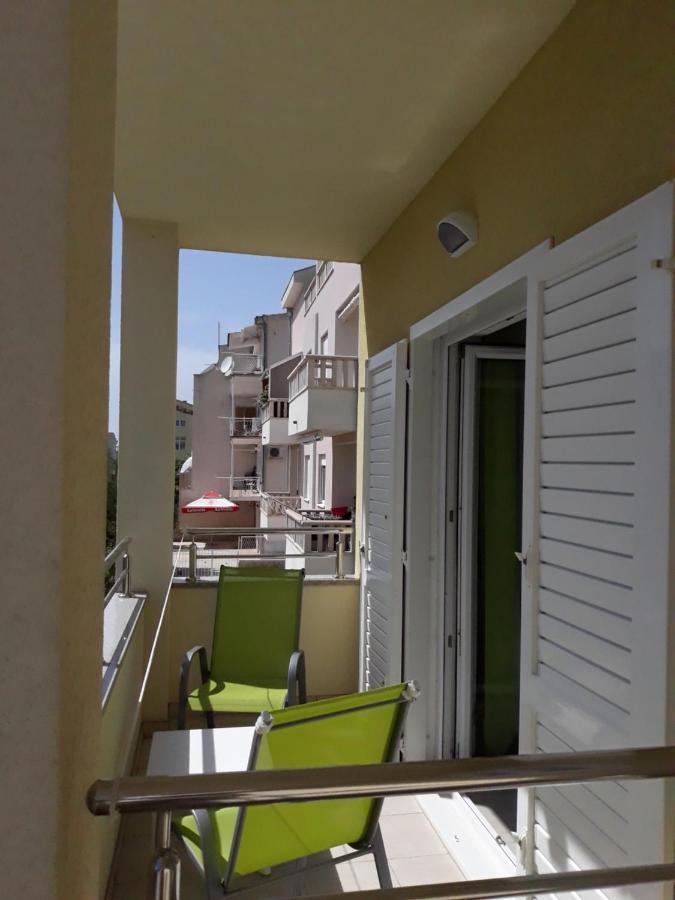 Apartment With Free And Private Parking Makarska Exterior photo