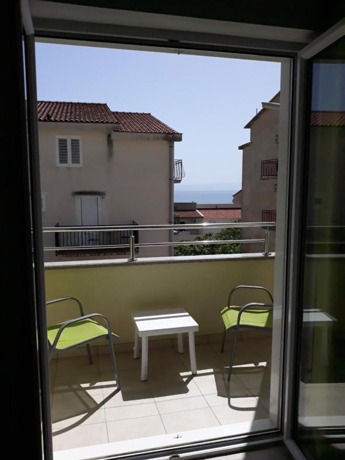 Apartment With Free And Private Parking Makarska Exterior photo